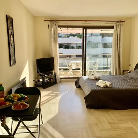 Apartman Gray D'albion Pol519 *