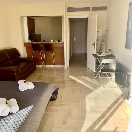 Apartman Gray D'albion Pol519